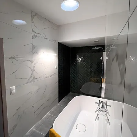 Cdp アパート Alsóörs